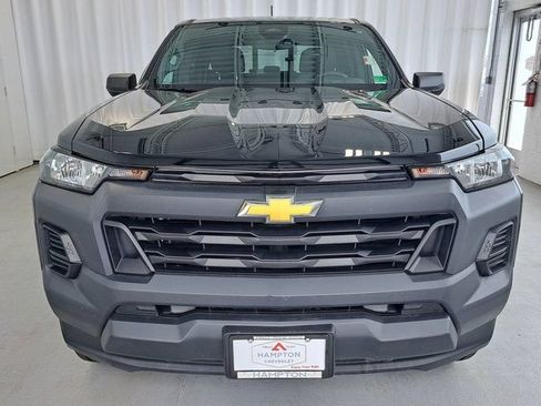 Used 2025 Chevrolet Colorado W/T w/ WT Custom Package AWD/4WD image 3