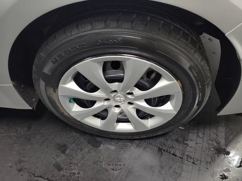 Used 2022 Toyota Corolla LE FWD image 10