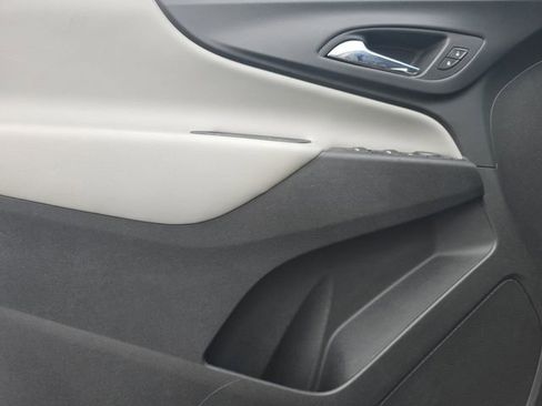 Used 2018 Chevrolet Equinox LS image 26