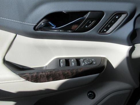 Used 2021 GMC Acadia Denali w/ Denali Technology Package FWD image 21