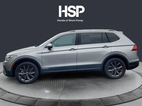 Used 2023 Volkswagen Tiguan SE FWD image 2