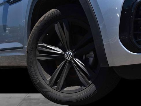 Certified 2023 Volkswagen Atlas Cross Sport SEL R-Line AWD/4WD image 3