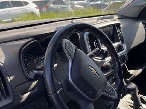 Used 2017 Chevrolet Colorado LT w/ LT Convenience Package AWD/4WD image 12