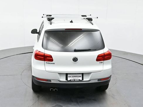 Used 2017 Volkswagen Tiguan S image 35