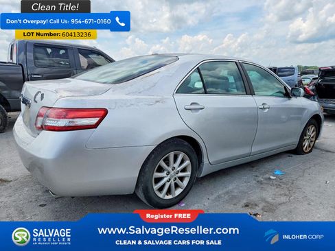Used 2011 Toyota Camry XLE w/ SE/XLE Extra-Value Pkg FWD image 4