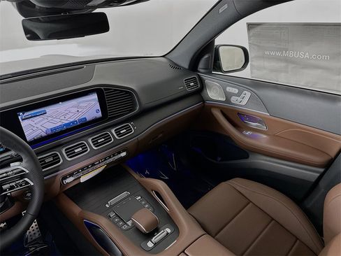 New 2026 Mercedes-Benz GLS 450 4MATIC image 25