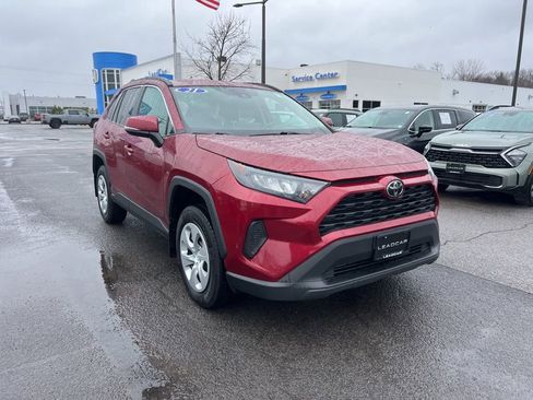 Used 2021 Toyota RAV4 LE image 7
