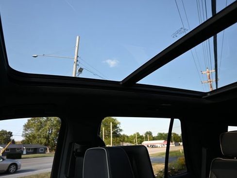 Used 2025 Chevrolet Tahoe Premier image 39