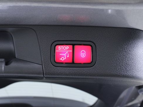 Used 2020 Mercedes-Benz GLB 250 4MATIC image 12