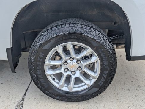 Used 2025 Chevrolet Silverado 1500 LT w/ Z71 Off-Road Package image 18