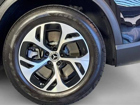 Used 2025 Mercedes-Benz GLC 350e 4MATIC image 29