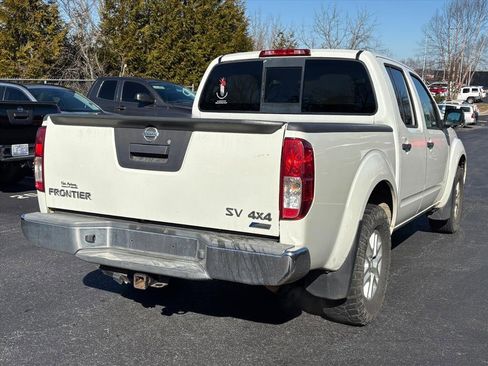Used 2017 Nissan Frontier SV image 6