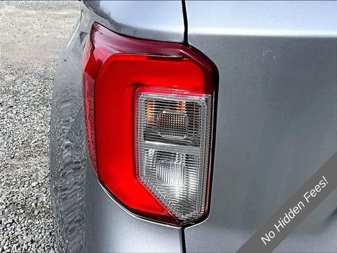 Used 2022 Ford Explorer XLT AWD/4WD image 27