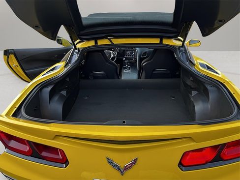 Used 2015 Chevrolet Corvette Stingray Coupe w/ 2LT Preferred Equipment Group image 21