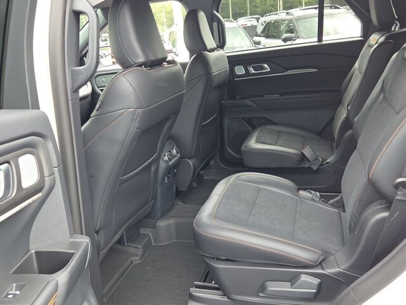 Used 2026 Ford Explorer Tremor w/ Tremor Ultimate Package AWD/4WD image 9