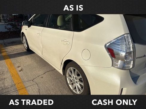 Used 2014 Toyota Prius V Five image 2