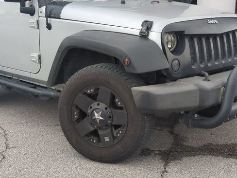 Used 2010 Jeep Wrangler Sport AWD/4WD image 12
