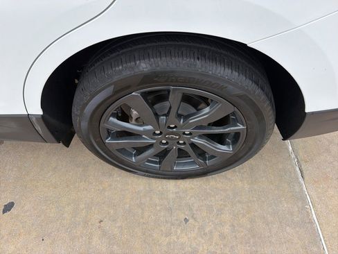 Used 2024 Chevrolet Equinox RS FWD image 9