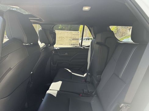 New 2026 Toyota 4Runner Limited AWD/4WD image 15