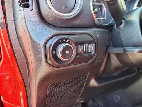 Used 2021 Jeep Wrangler Unlimited Sahara w/ LED Lighting Group AWD/4WD image 7