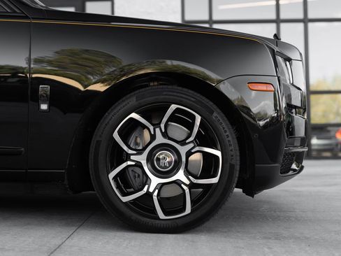 Used 2023 Rolls-Royce Cullinan Black Badge w/ Leather Finishing Pack AWD/4WD image 8