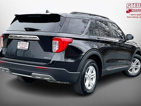 Used 2022 Ford Explorer XLT w/ Equipment Group 202A image 6