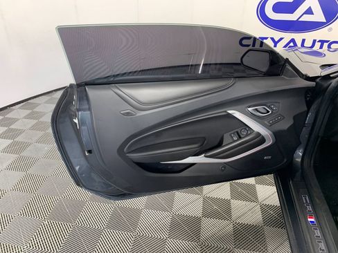 Used 2017 Chevrolet Camaro SS RWD image 13