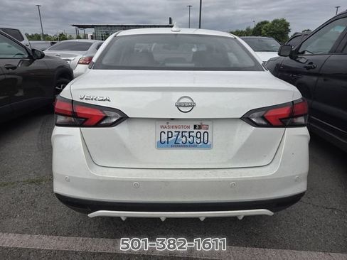 Used 2025 Nissan Versa SV FWD image 3
