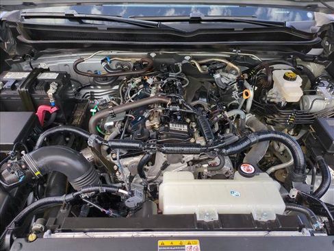 Used 2025 Toyota Tacoma SR5 AWD/4WD image 21