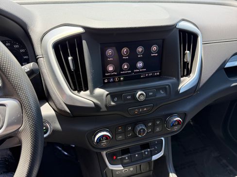 Used 2023 GMC Terrain SLE w/ Driver Convenience Package FWD image 12