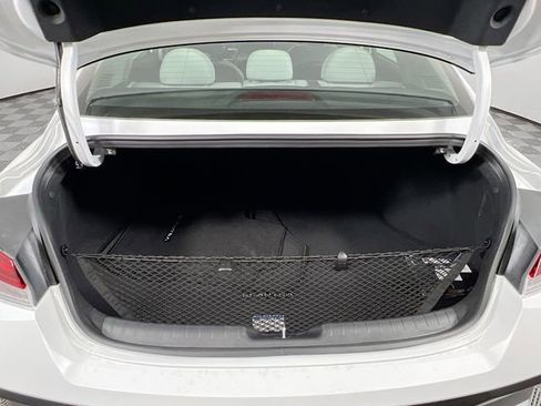 New 2025 Hyundai Elantra Limited image 25