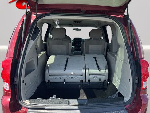 Used 2014 Dodge Grand Caravan SXT FWD image 21