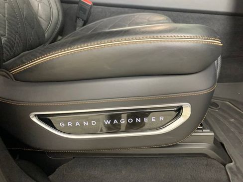 Used 2022 Jeep Grand Wagoneer Series III w/ Rear Seat Video Group 1 AWD/4WD image 26