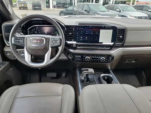 Used 2024 GMC Sierra 1500 SLT w/ SLT Premium Plus Package AWD/4WD image 10