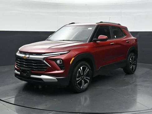 Used 2024 Chevrolet TrailBlazer LT w/ Driver Confidence Package FWD image 5
