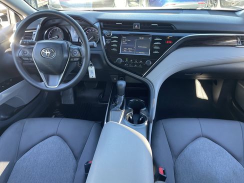 Used 2018 Toyota Camry LE image 13