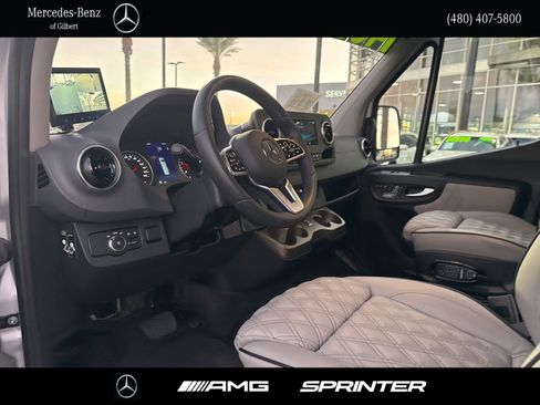 Used 2024 Mercedes-Benz Sprinter 3500 image 18