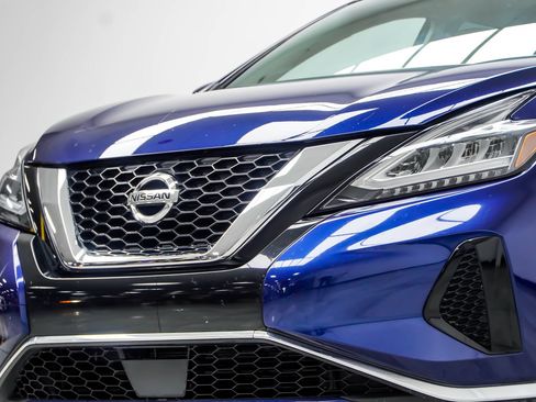 Used 2019 Nissan Murano SV w/ Cargo Package FWD image 2