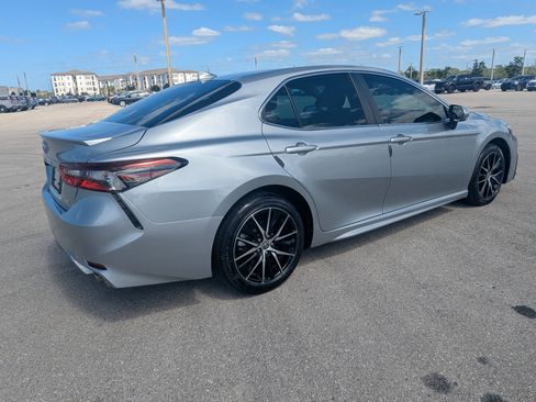 Used 2024 Toyota Camry SE FWD image 5