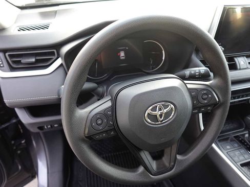 Used 2023 Toyota RAV4 LE AWD/4WD image 12