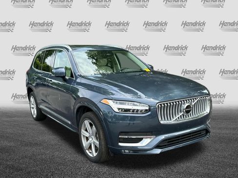 Used 2024 Volvo XC90 B5 Core w/ Protection Package AWD/4WD image 3