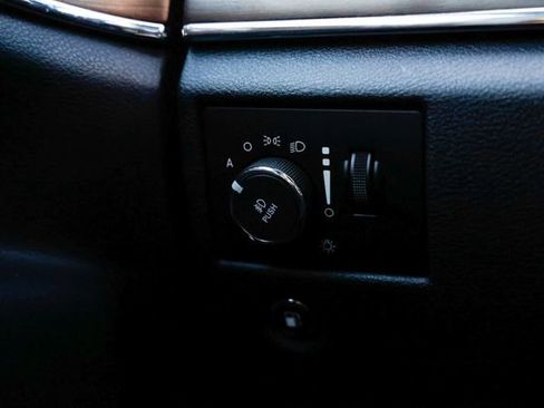 Used 2017 Jeep Grand Cherokee Overland w/ Jeep Active Safety Group image 43