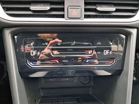 New 2025 Volkswagen Taos SE AWD/4WD image 26
