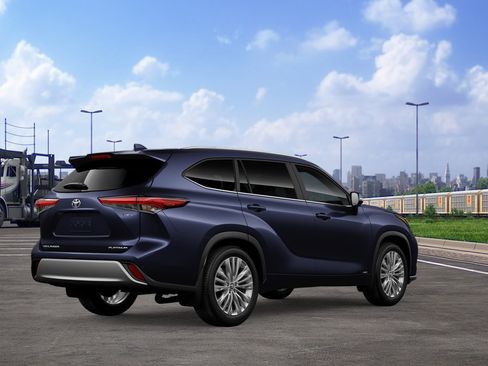 New 2026 Toyota Highlander Platinum image 9