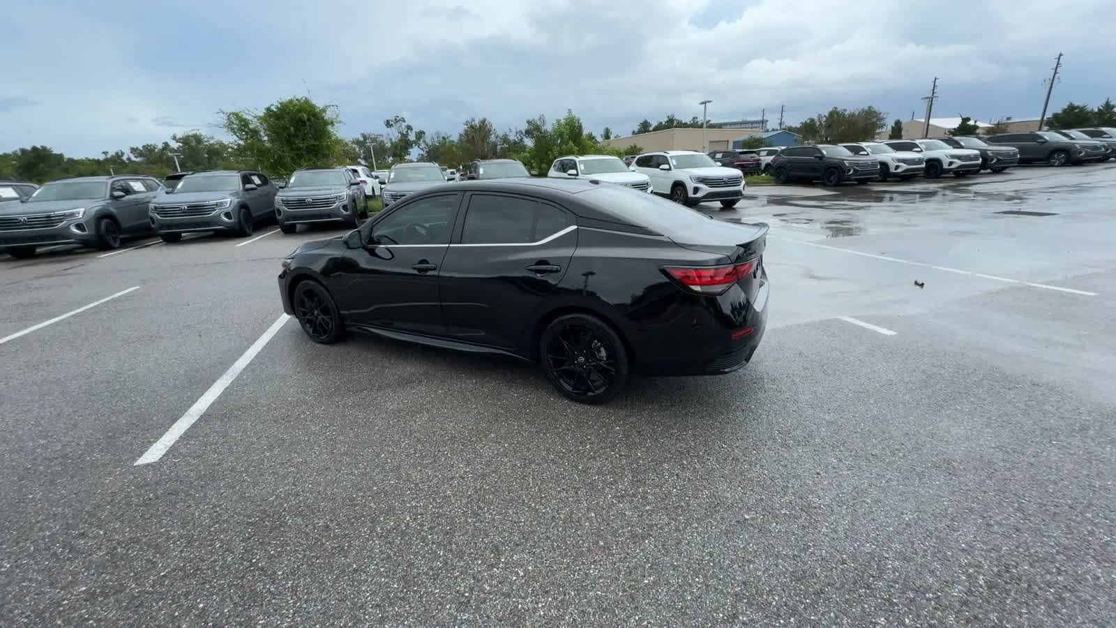 Used 2025 Nissan Sentra SR w/ Midnight Edition FWD image 6