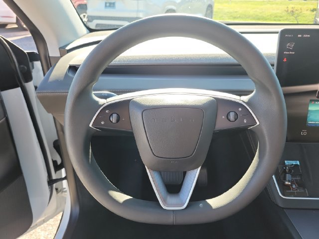 Used 2026 Tesla Model Y Long Range RWD image 29