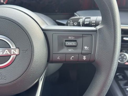 Certified 2025 Nissan Kicks S image 27