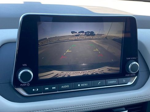 Used 2024 Nissan Rogue SV image 18