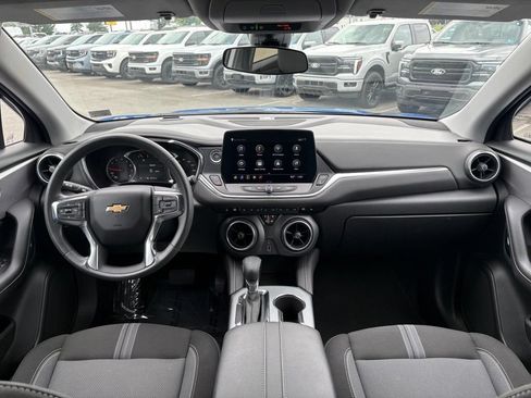 Used 2025 Chevrolet Blazer LT AWD/4WD image 26