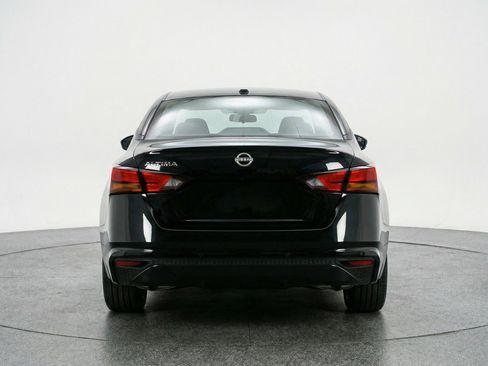 Used 2025 Nissan Altima 2.5 SV image 7